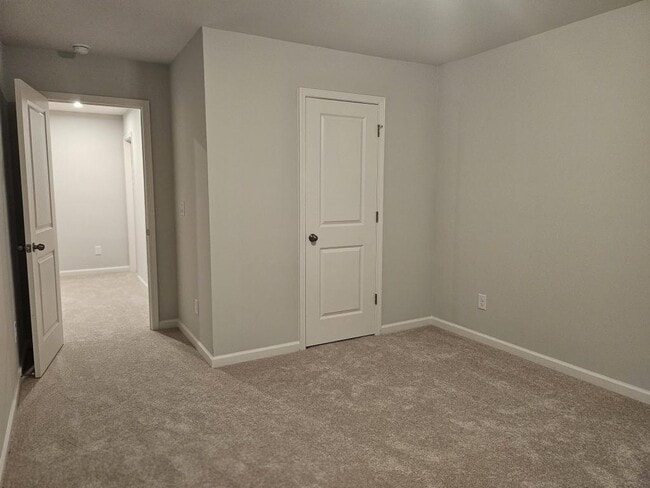 Building Photo - 1290 Jordan Brook Dr