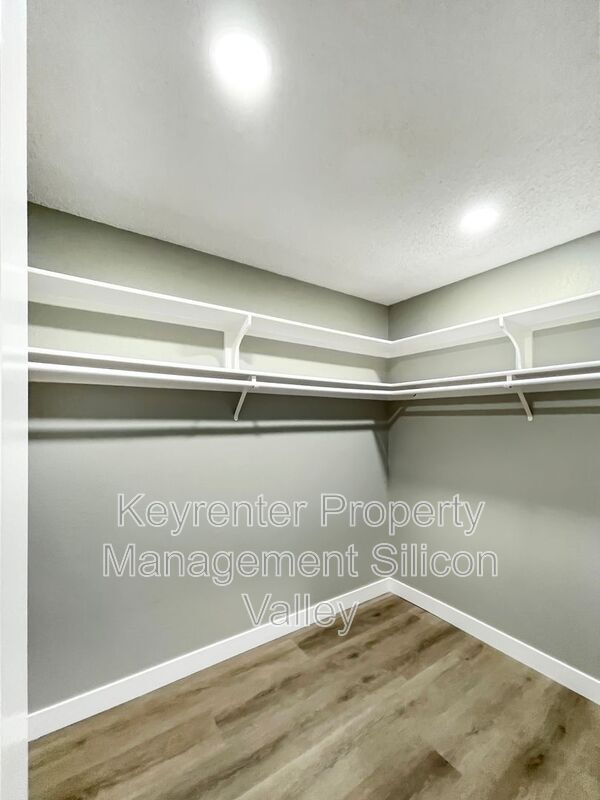 Building Photo - 1806 Blackmore Ct