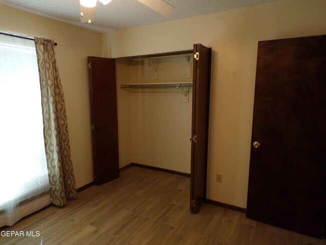 Building Photo - 4699 Round Rock Dr