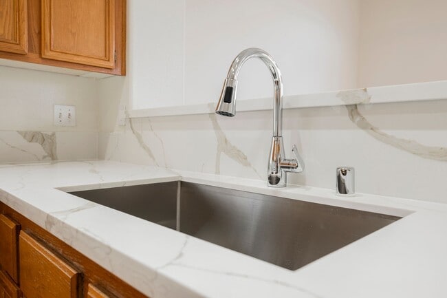Building Photo - Honey, I’m Home! This Lovely 3 Bedroom, Two-Story Home Is Located In Summerlin.