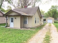 Building Photo - Beautifully Remolded 2 Bedroom 1 Bath in W...