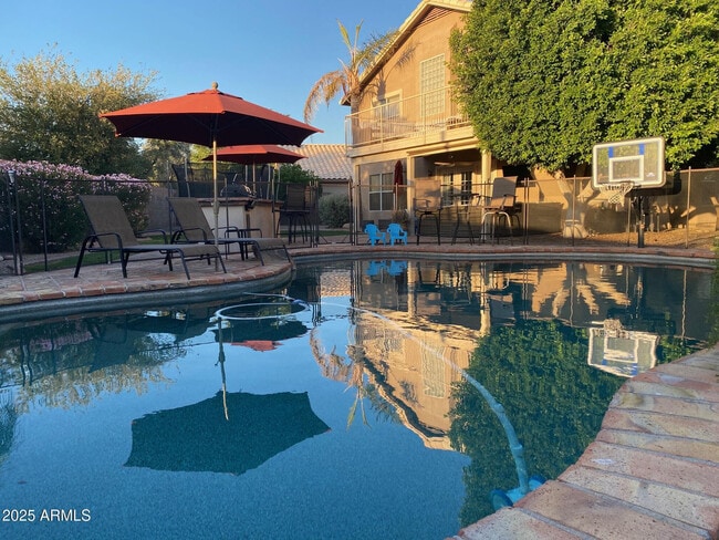 Building Photo - 3798 E Encinas Ave