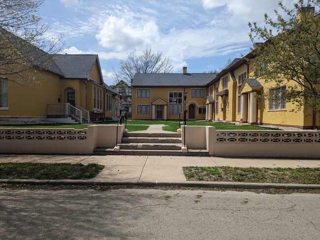 Private Entrance from Courtyard - 1924 N Talbott St