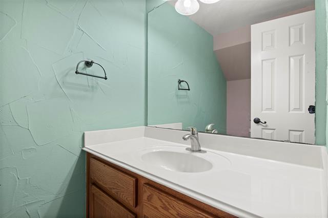 Building Photo - 808 Sabona Dr