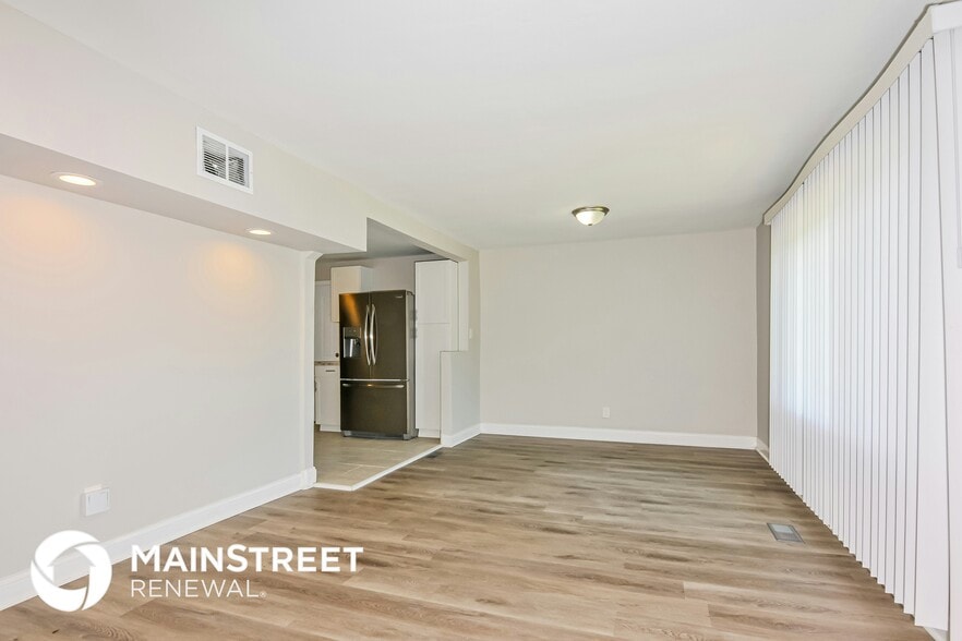 Building Photo - 8863 Granada Pl