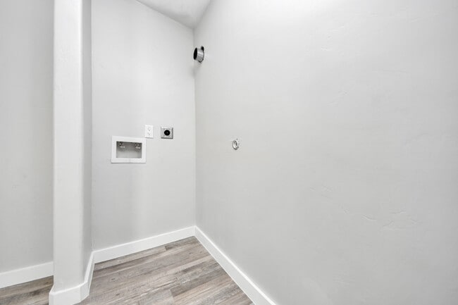 Building Photo - 6201 Batterson St