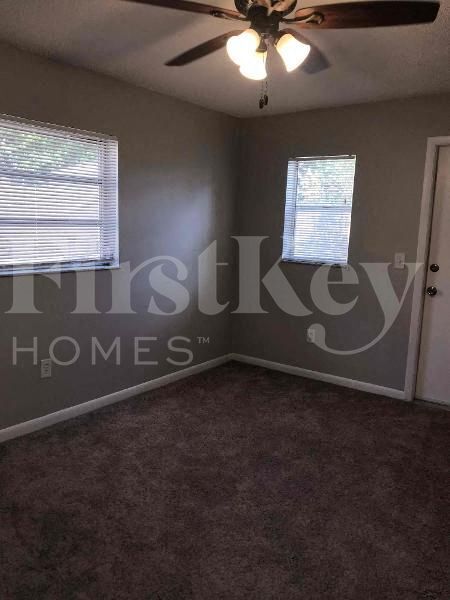 Building Photo - 1211 N 74th Way