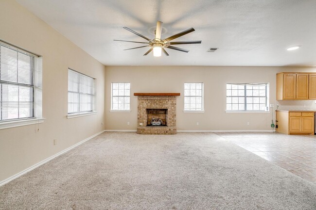 Building Photo - Country Living- Half Duplex-  3 Bed, 2 Bat...