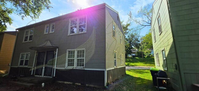 Building Photo - 1210 N Union St