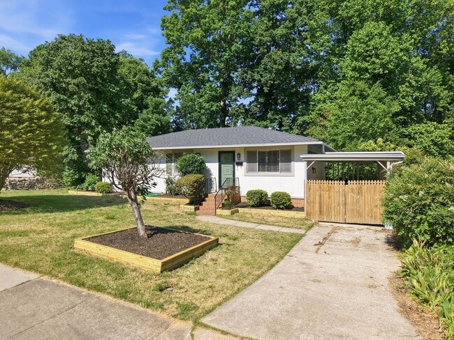 Building Photo - Fully Renovated 3 Bed / 2 Bath Ranch Near Downtown Raleigh & the Greenway!