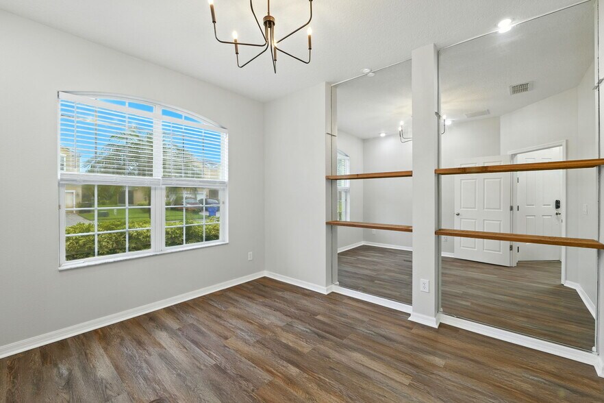 Building Photo - 2480 Cypress Tree Trl