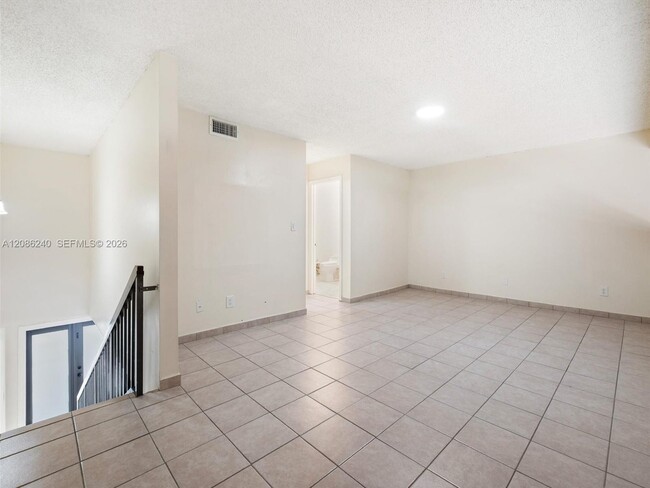 Building Photo - 1424 SW 131st Pl Cir E