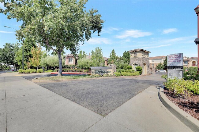 Building Photo - 1501 Secret Ravine Pkwy