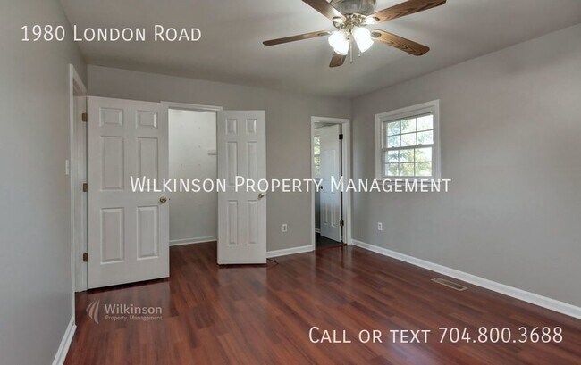 Building Photo - 3 Bedrooms, 2 Baths Ranch In Mooresville Q...