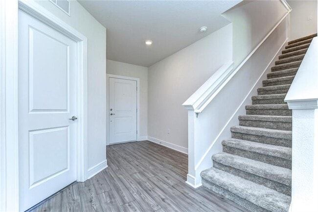 Building Photo - 30600 Thunderbird Dr