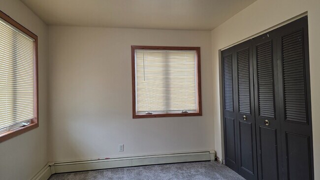Building Photo - Spacious 2-Bedroom Townhouse w/ Water Incl...