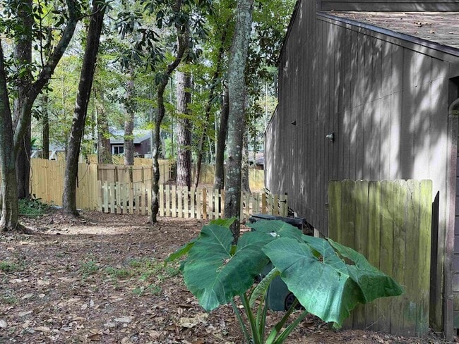 Building Photo - 203 Parkbrook Cir