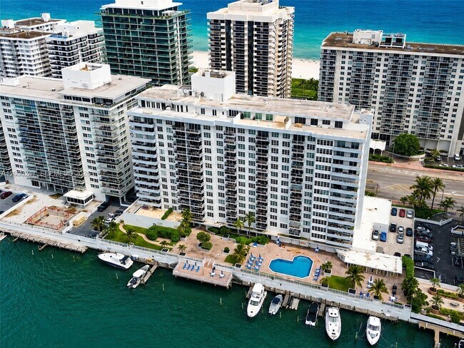 Building Photo - 5700 Collins Ave