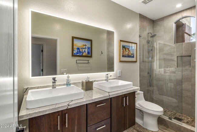 Building Photo - 10912 E Butherus Dr