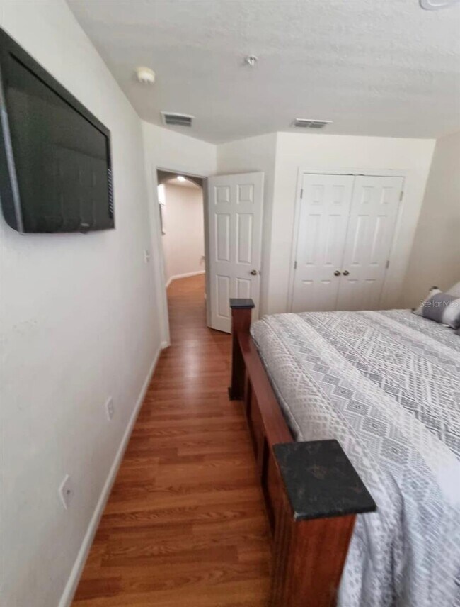 Building Photo - 3106 Ashland Ln N