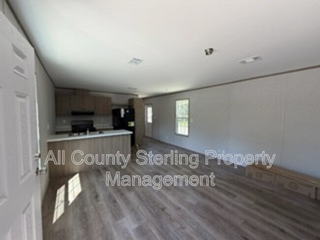 Building Photo - 139 SE Perfect Ct