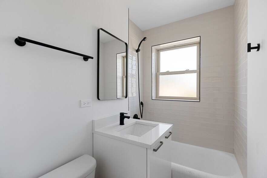 Building Photo - 1555 W Hollywood Ave