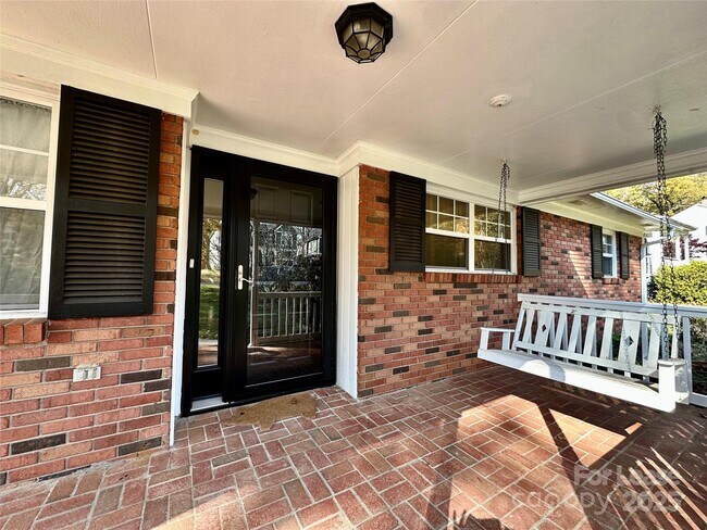 Building Photo - 2063 Eaton Rd