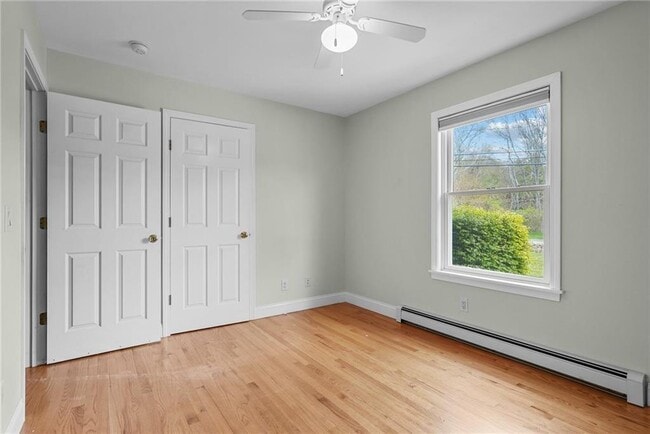 Building Photo - 1037 Main Rd