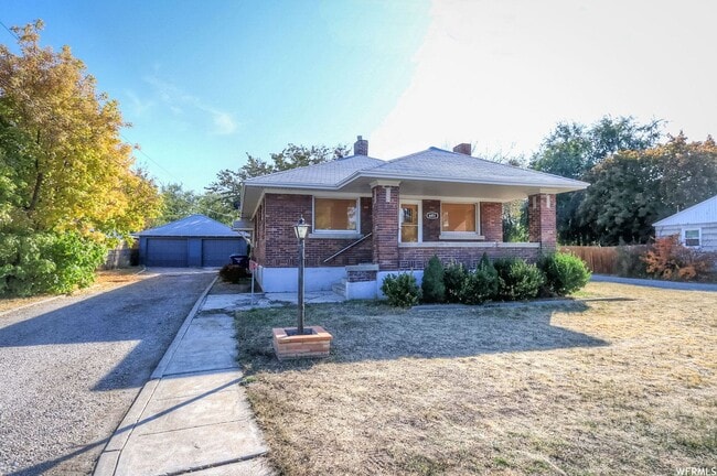 Building Photo - Charming 3 Bedroom Bungalow in West Valley