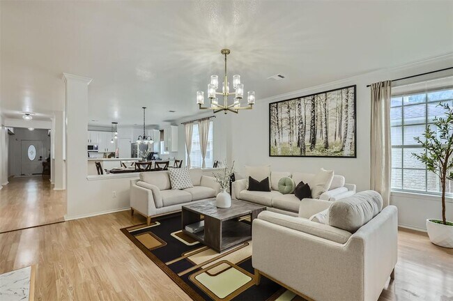 Building Photo - 1016 Thackeray Ln