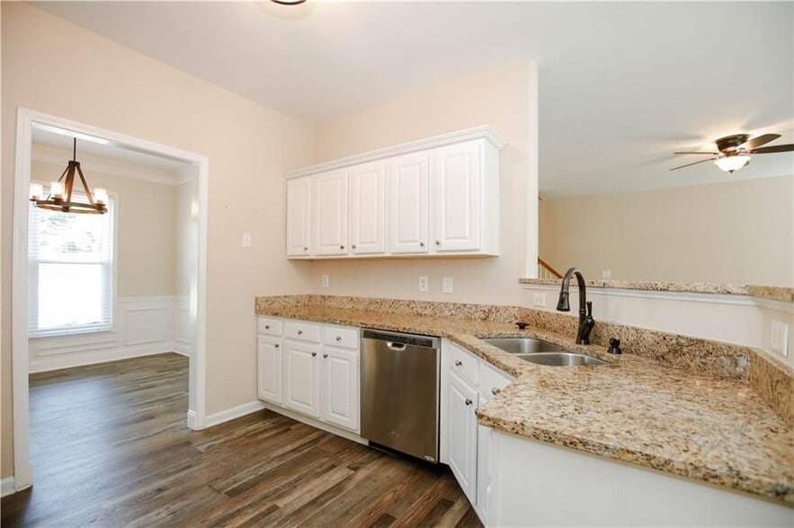 Building Photo - 1005 Landover Crossing