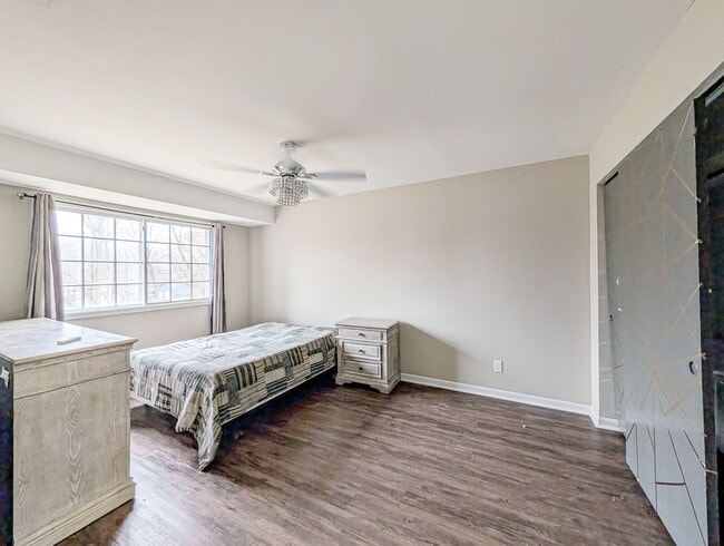 Building Photo - 8616 Hickory Ave