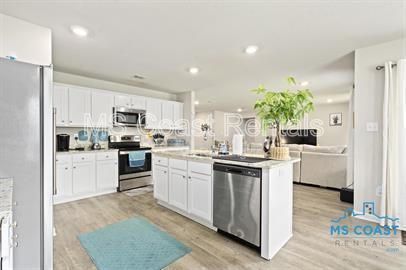 Building Photo - 9384 Cypress Lake Dr