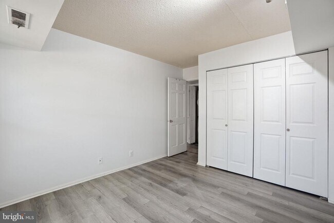 Building Photo - 7651 Tremayne Pl