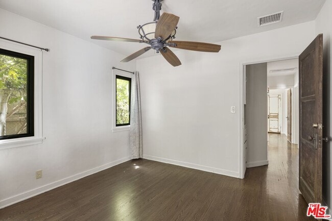 Building Photo - 11269 La Maida St
