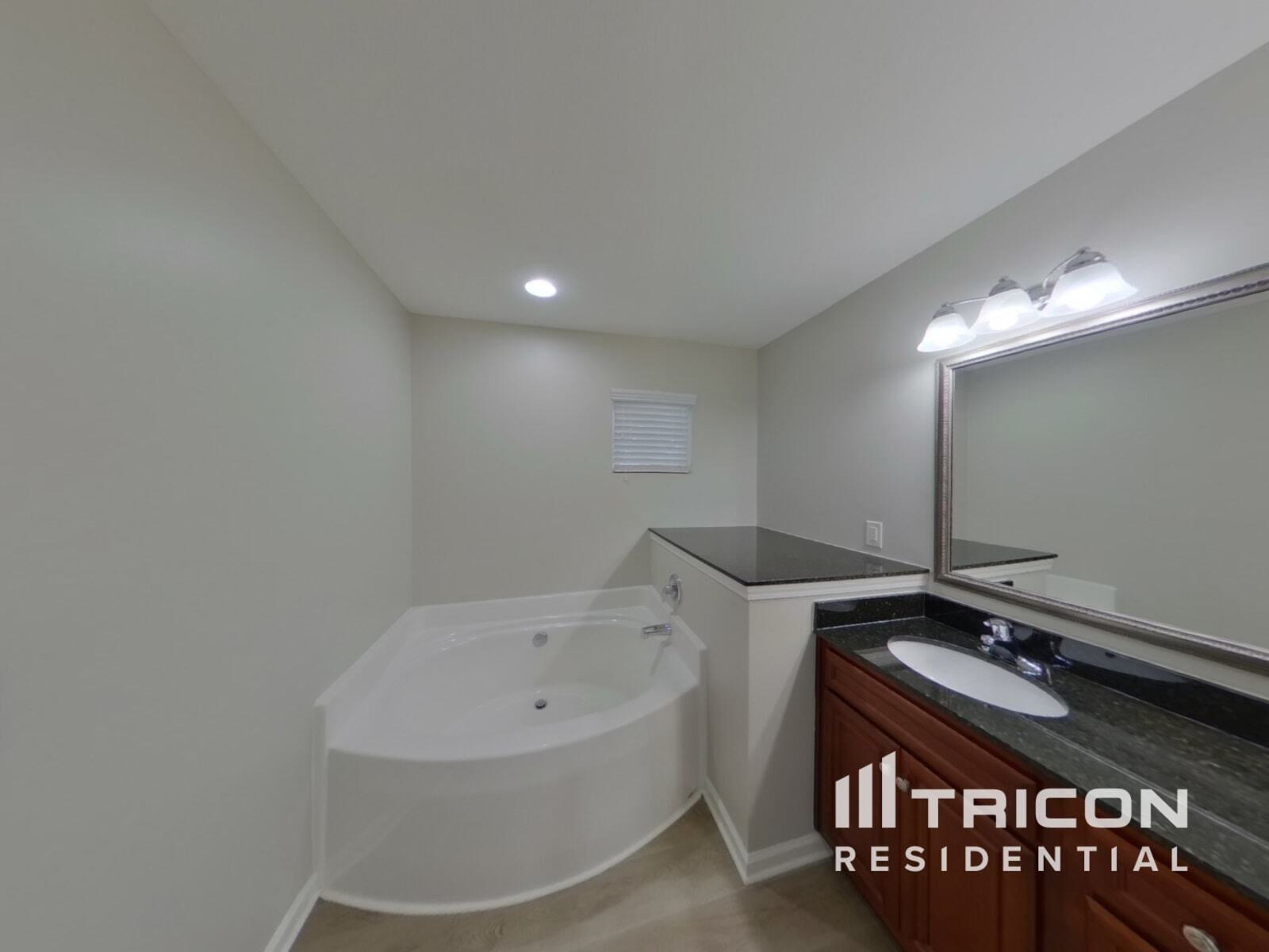 Building Photo - 313 Fairford Rd