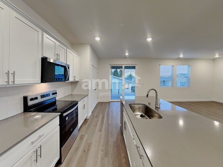 Building Photo - 8536 47th Pl NE