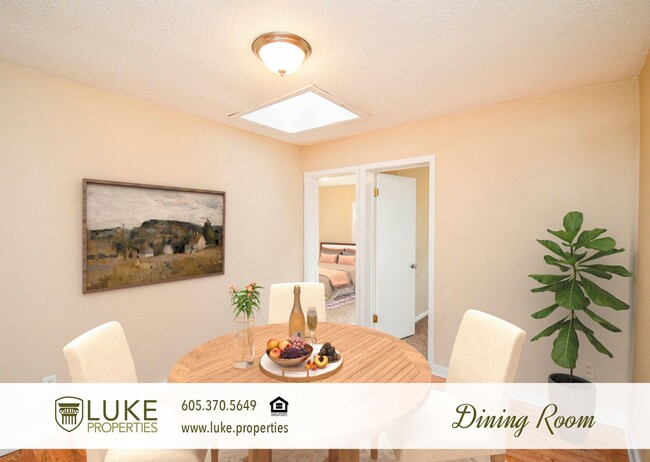 Building Photo - 2310 S Euclid Ave