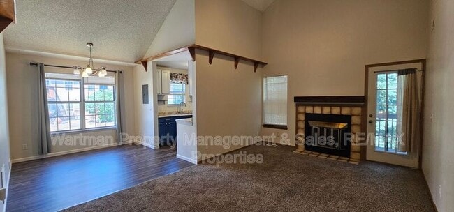 Building Photo - 2039 Palm Dr