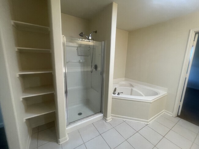 Building Photo - 4307 Sunflower Creek Ln