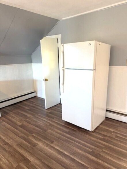 Building Photo - 2 Bernon St