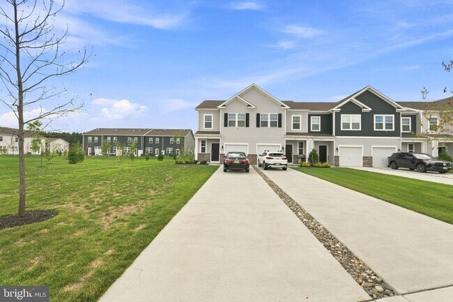 Building Photo - 126 Corolla Dr