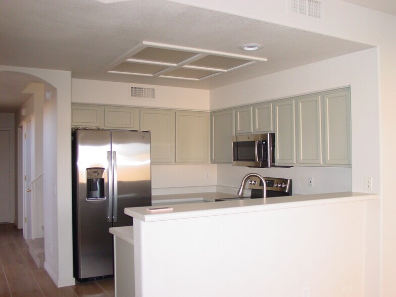 Building Photo - 8370 W Melinda Ln