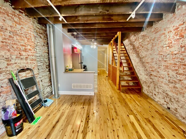 Building Photo - 2027 S Watts St.