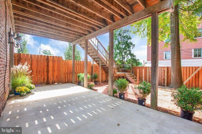 Building Photo - 8 N New St