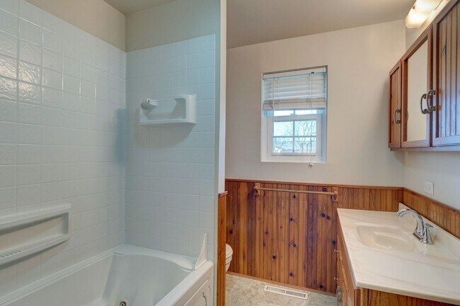 Building Photo - Charming 3-Bedroom Home on Spacious Corner...