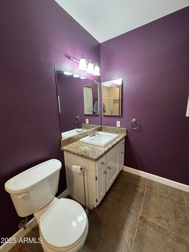 Building Photo - 750 E Northern Ave