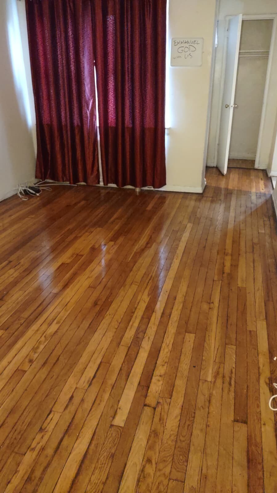 Building Photo - 944 E 103rd St