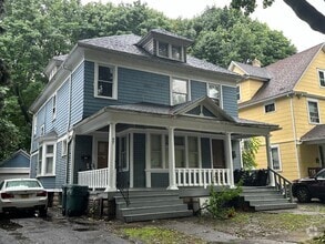 Building Photo - 93-97 Holbrooke St
