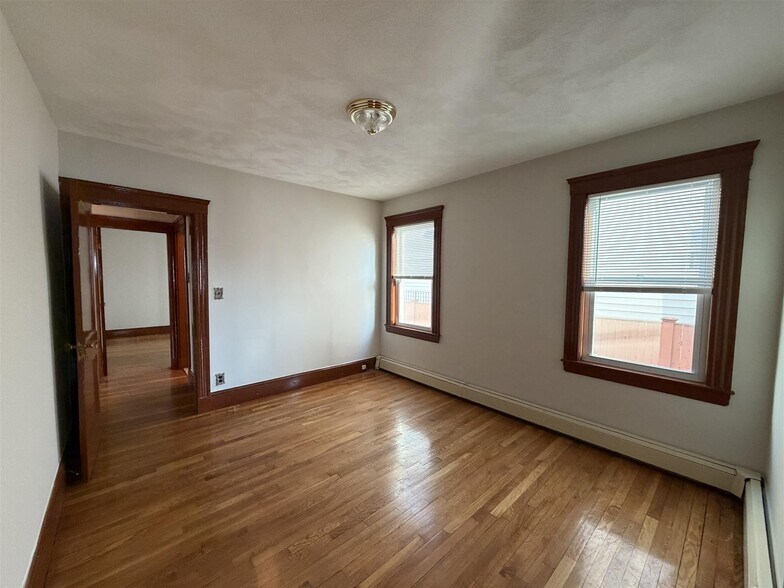 Building Photo - 30 Medford St